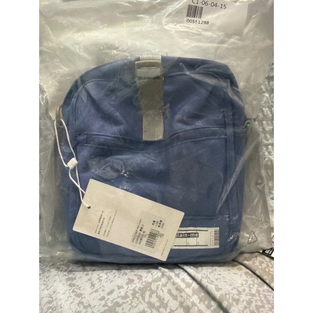 😊全新 plain-me經典旅行小包 卡其/黑/霧藍/櫻花粉 旅行包 plain me 小包 隨身包 護照包 旅行小包-規格圖8