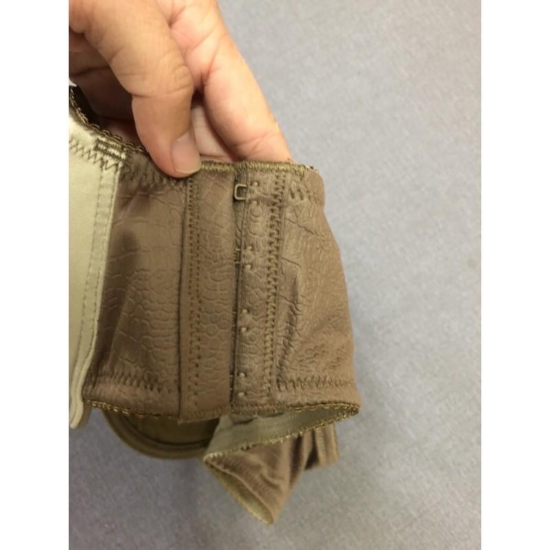 全新 一件 曼黛瑪璉 內衣褲👙 套組 咖啡色 四排扣 內衣 內褲 尺寸M 70B-細節圖9