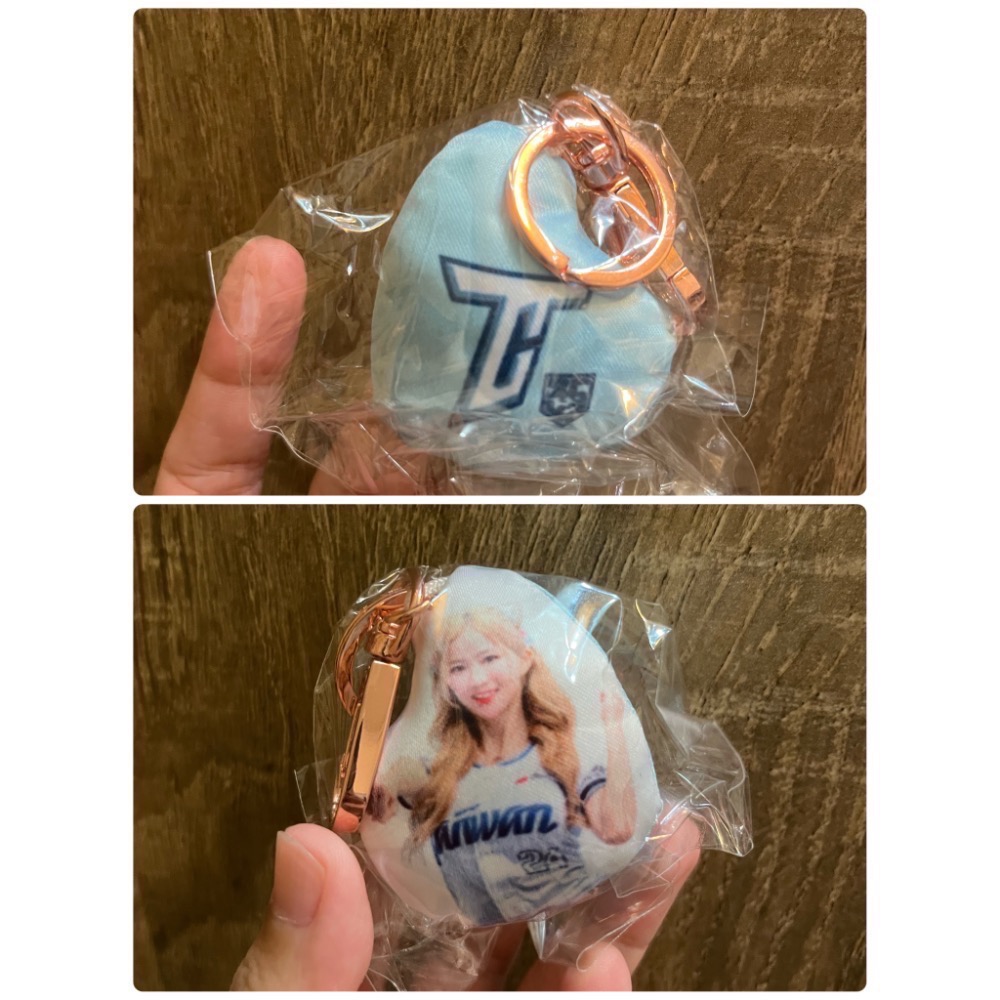 2024中華職棒明星賽 扭蛋ALL STAR 台灣隊 球衣造型手機架 香包鑰匙圈 君白/秀秀子/DORA/潘威倫/曾峻岳-細節圖4