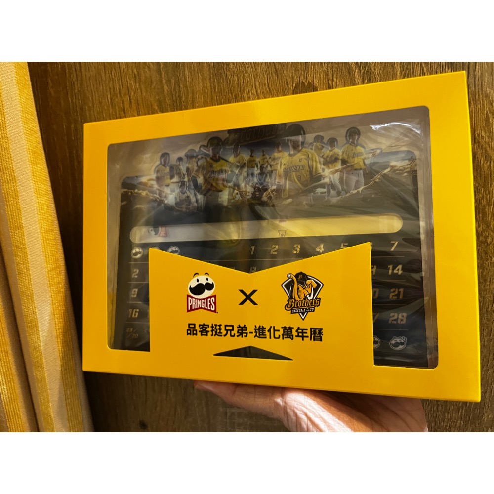 全新 現貨 品客挺兄弟-進化萬年曆 Passion Sisters啦啦隊女孩 球員款 PS Brothers 年曆 桌曆-規格圖6