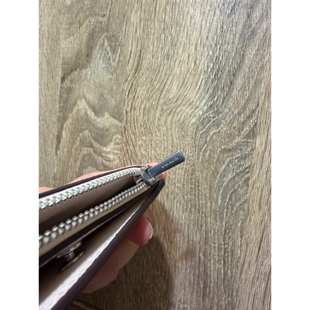 轉售 全新 COACH素面白色薄短夾 短夾 鈔票短夾 薄短夾 薄拉鍊 皮夾 對折短夾 素面皮夾 薄皮夾-細節圖8