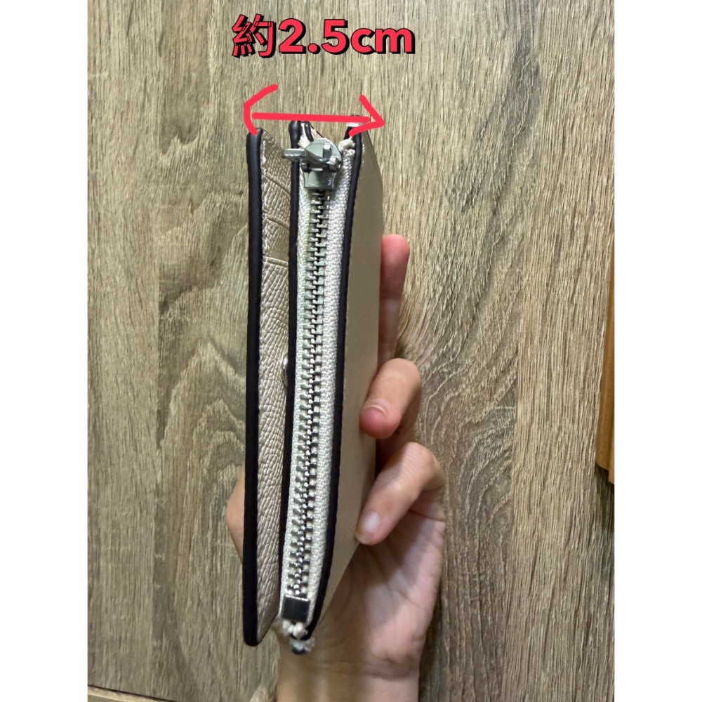 轉售 全新 COACH素面白色薄短夾 短夾 鈔票短夾 薄短夾 薄拉鍊 皮夾 對折短夾 素面皮夾 薄皮夾-細節圖9