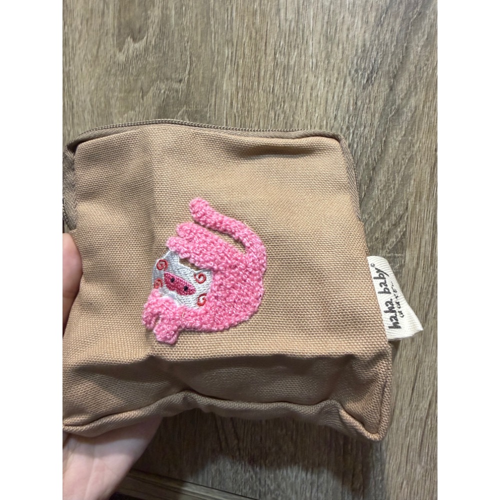 轉售全新 hahababy毛巾繡收納袋 肌肉猴子/粉忍者貓貓 臺灣製造🇹🇼 手作收納袋 拉鏈收納 行動電源收納包 小-細節圖2
