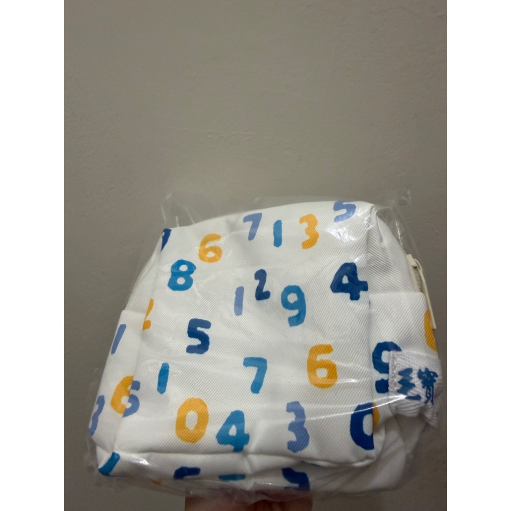 全新 毛寶 x sousou 化妝包 小包 隨身包 面紙袋 衛生棉袋 小物袋 袋子 聯名化妝袋 口紅包 乳液包 旅行包-細節圖5