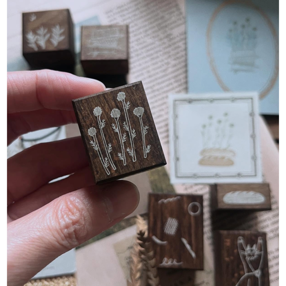 【2種組合】森酪梨Avocado mori「貓咪麵包/草帽野花」深木印章組【立夏手帳生活】-細節圖6