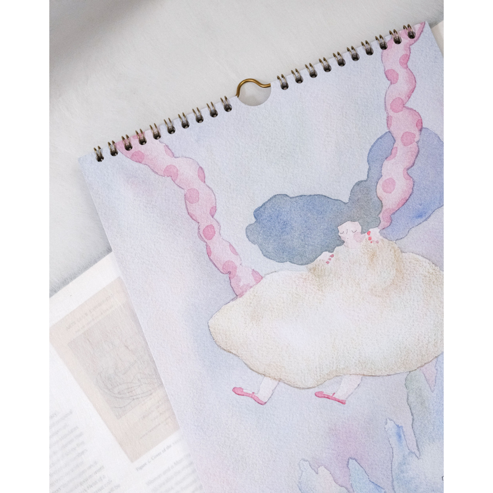 【壁掛曆】dodolulu 2026 A4 月曆掛曆 12個月可愛女孩插畫【立夏手帳生活】-細節圖2