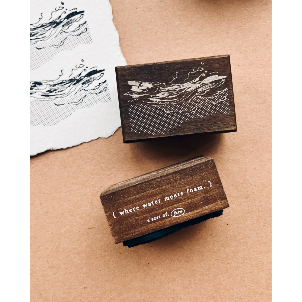 羊君 𝐖𝐡𝐞𝐧 𝐖𝐚𝐭𝐞𝐫 𝐌𝐞𝐞𝐭𝐬 𝐅𝐨𝐚𝐦 復古櫸木印章【立夏手帳生活】-細節圖4