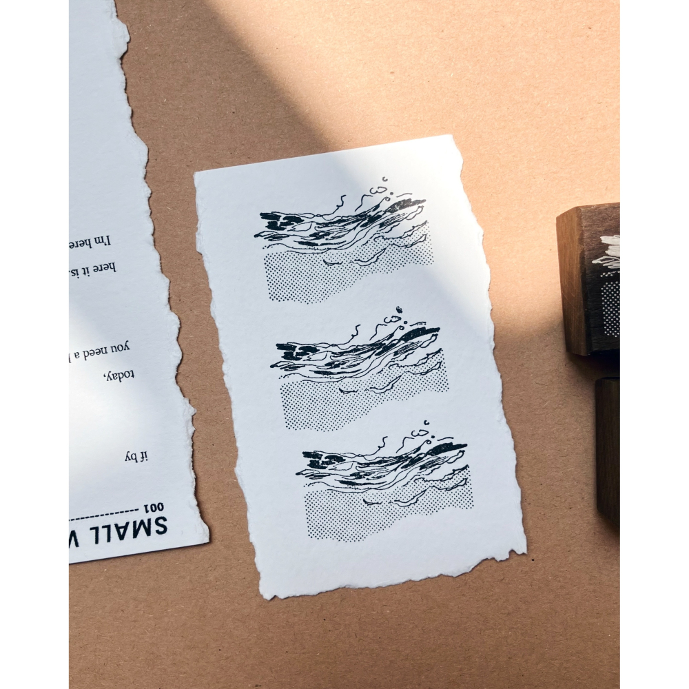 羊君 𝐖𝐡𝐞𝐧 𝐖𝐚𝐭𝐞𝐫 𝐌𝐞𝐞𝐭𝐬 𝐅𝐨𝐚𝐦 復古櫸木印章【立夏手帳生活】-細節圖5