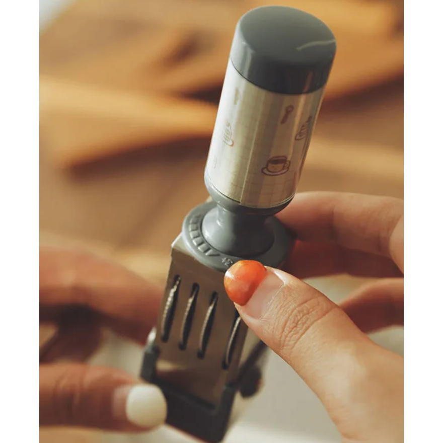 【小2款】右手超人『舉旗子款/狗狗雲月曆款』可調式日期印章 日付章【立夏手帳生活】-細節圖7