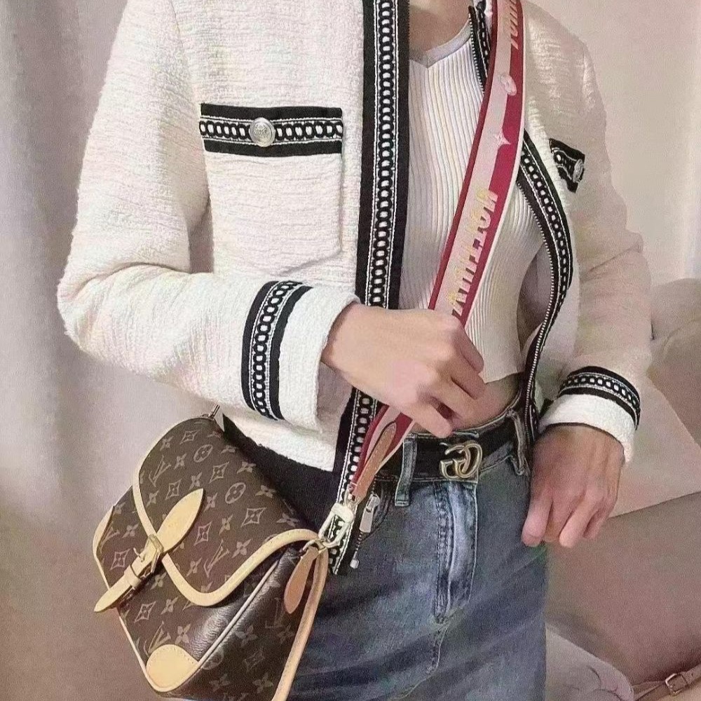 二手LV女包棕色老花法棍Diane斜挎單肩包腋下包粉色肩帶戴安娜M46049-細節圖5