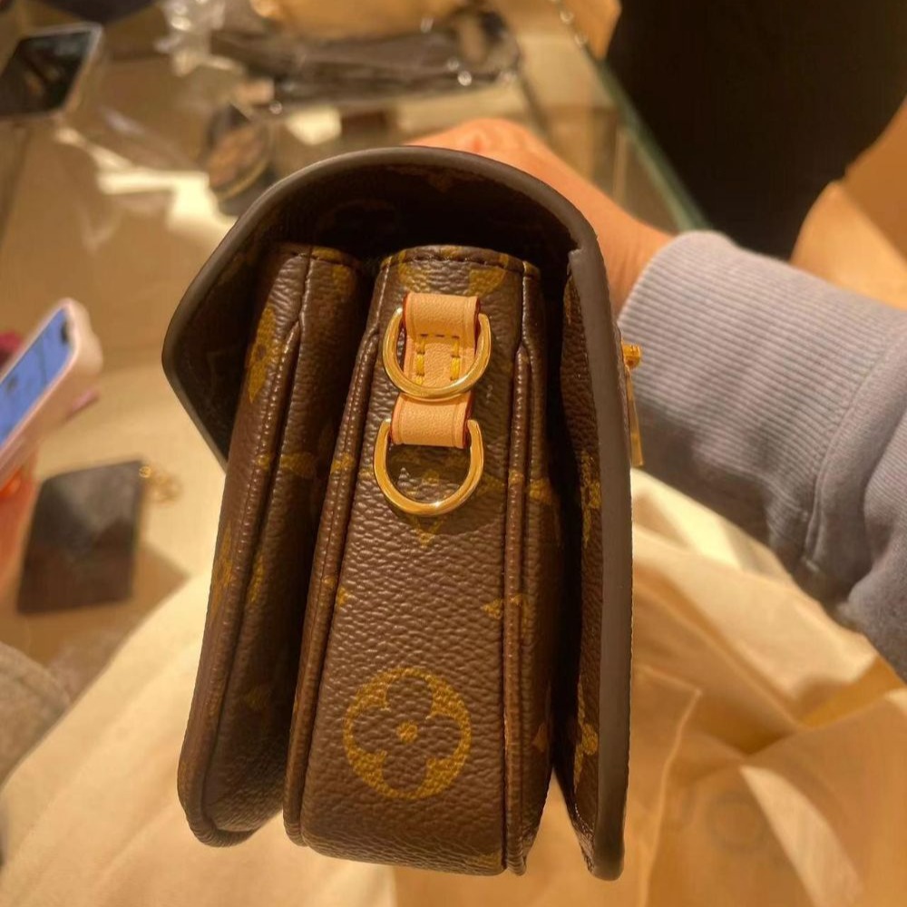 二手新款LV路易威登女包老花鏈條郵差包腋下單肩包M46279-細節圖11