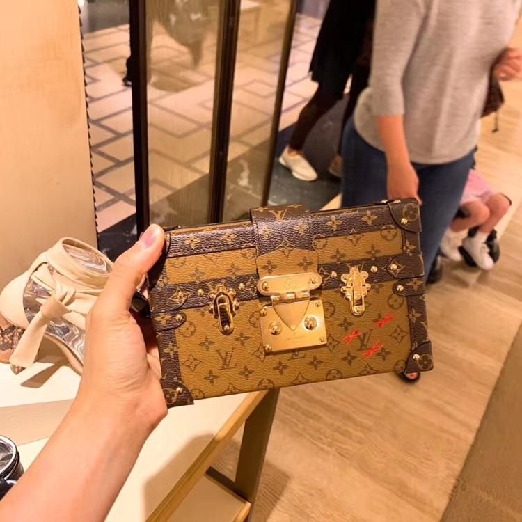 二手LV路易威登女包拼色PETITE MALLE手包秀款盒子M45960爆款-細節圖4