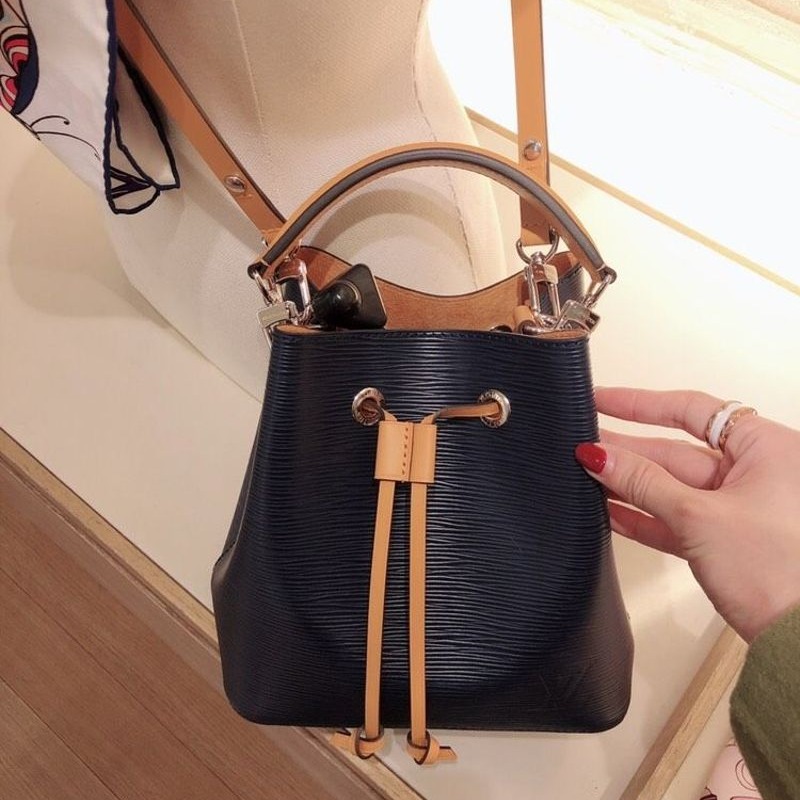 手提包 lv 水 波紋 二手 Louis Vuitton LV 路易威登EPI 水波紋手提 肩背小公事包mini 背帶可拆 二手, 名牌精品, 精品包與皮夾在