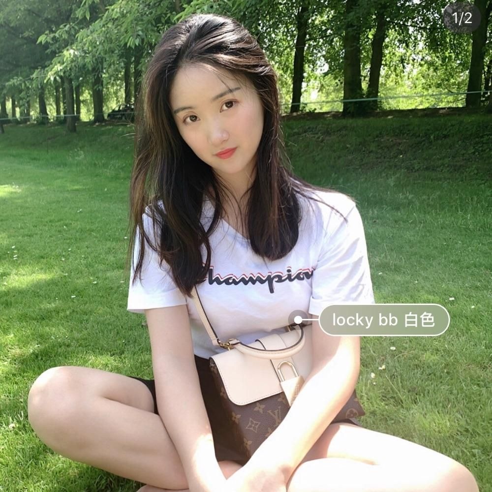 二手LV路易威登女包locky BB郵差包拼色老花鎖頭白色斜挎包M44141爆款-細節圖4