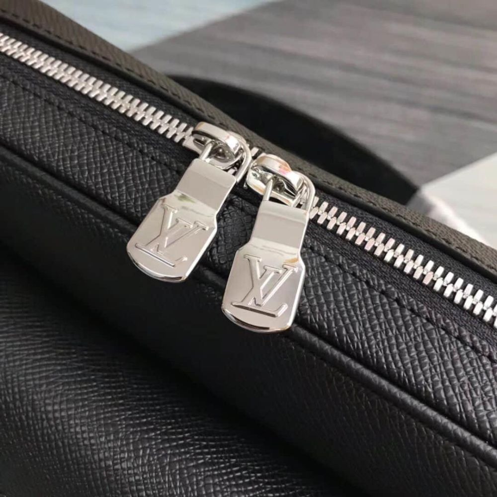 二手99新LV 路易威登 OUTDOOR 男士郵差包信使包 M30233-細節圖5