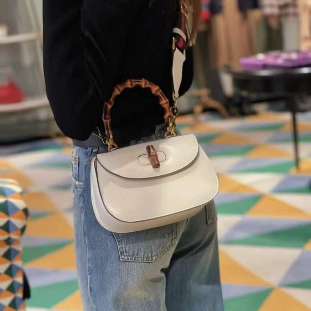 二手99新GUCCI/古馳22早春新款女士小號黑色皮革竹節斜跨手提包两色可選-細節圖2