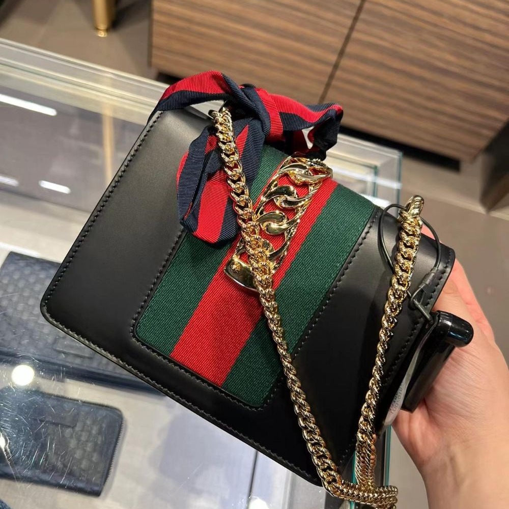 二手99Gucci古馳女包黑色金扣SYLVIE織帶鏈條蝴蝶結迷你斜挎單肩包-細節圖3