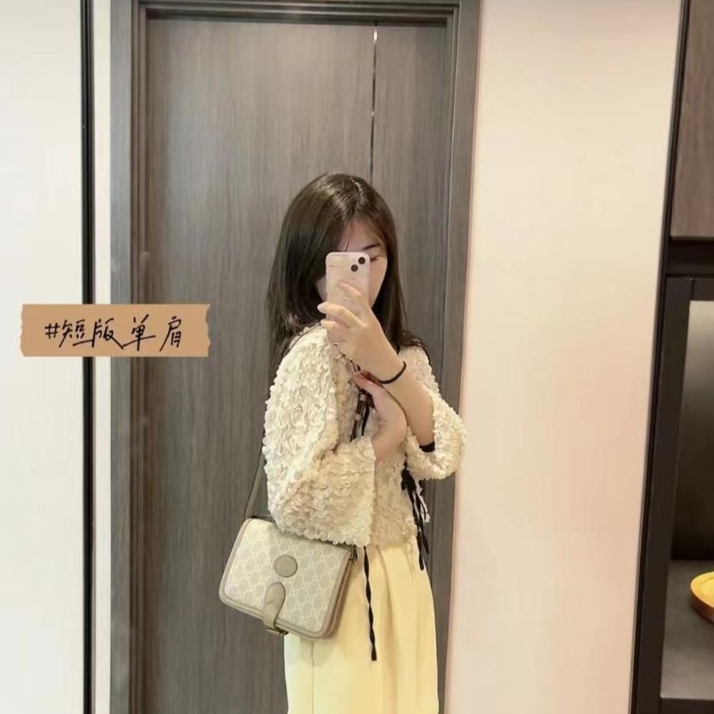 二手99新GUCCI古馳男女士迷你米白色老花帆布圓標金扣翻蓋單肩包-細節圖3