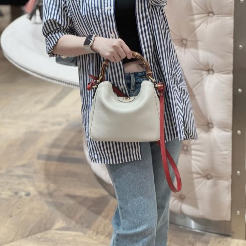 二手99新GUCCI/古馳23新款DIANA新款女士小號白黑色皮革竹製提手單肩包多款-細節圖3