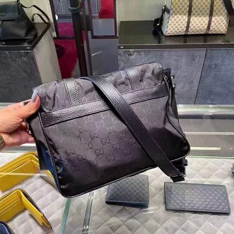 二手99新Gucci古馳男包 滿標印花郵差包 老花暗紋公文包 單肩斜挎包-細節圖3