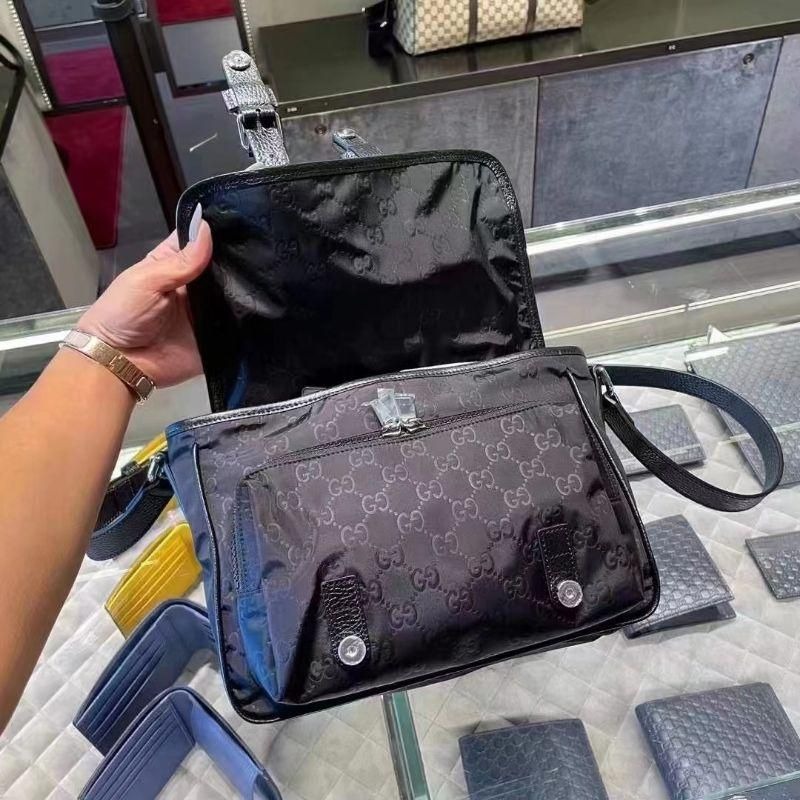 二手99新Gucci古馳男包 滿標印花郵差包 老花暗紋公文包 單肩斜挎包-細節圖4