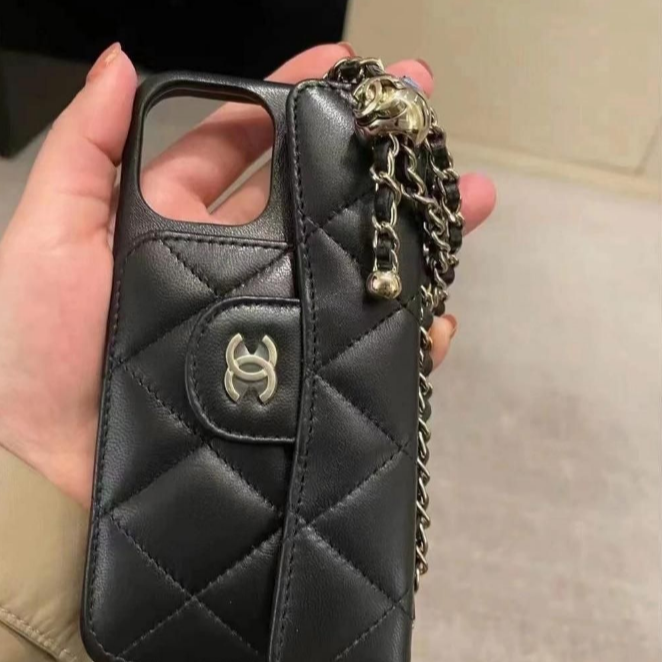 二手99Chanel金珠黑金鏈條手機包/手機殼 12Pro 爆款有盒子小-細節圖2