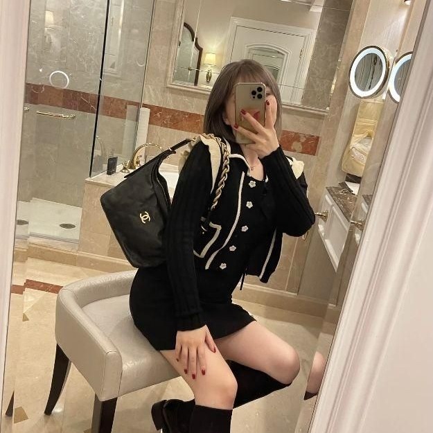 二手Chanel 香奈兒爆款 22c 深藍色金扣 hobo餃子包單肩腋下包-細節圖2