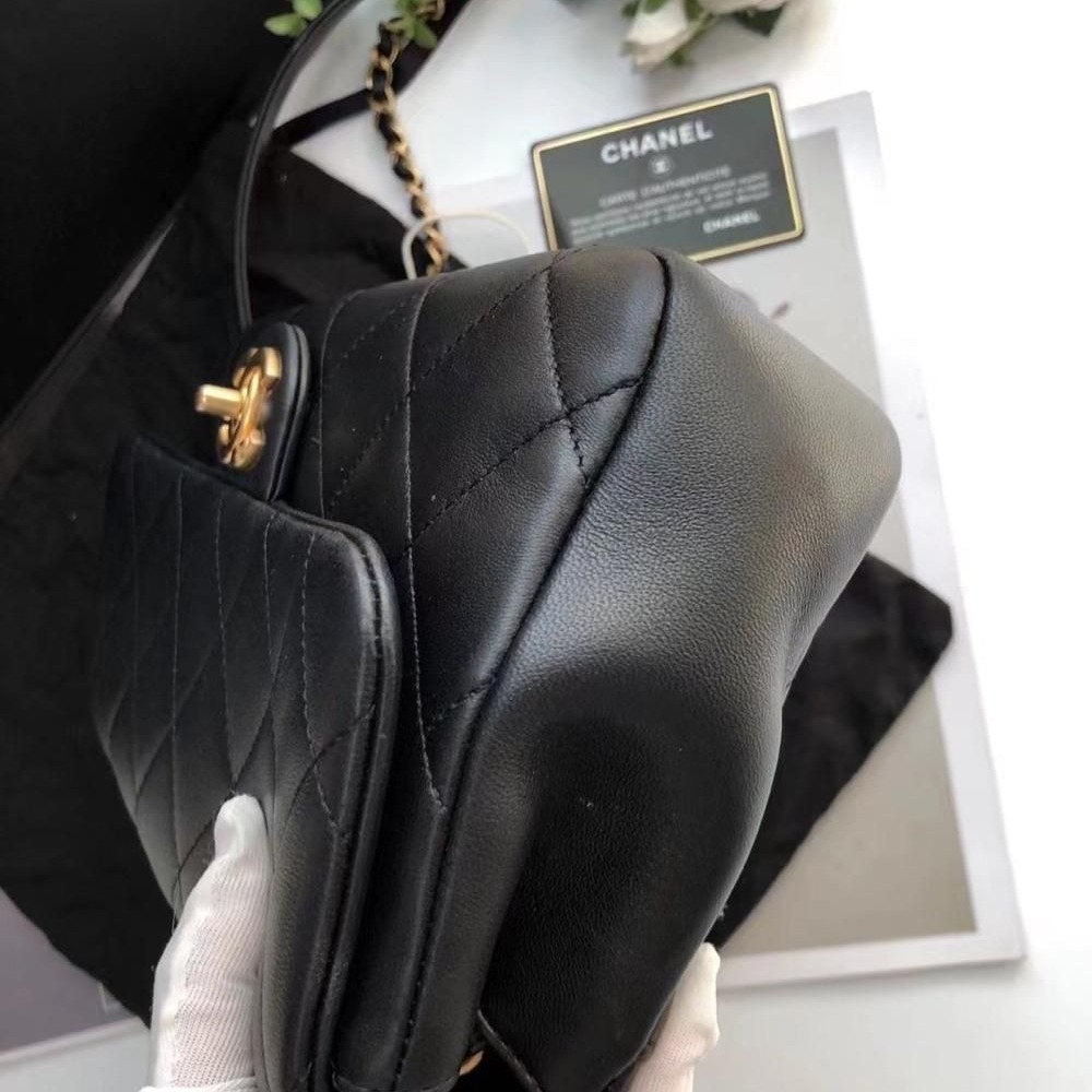 【二手98新】CHANEL香奈兒手環包黑金牛皮-細節圖3