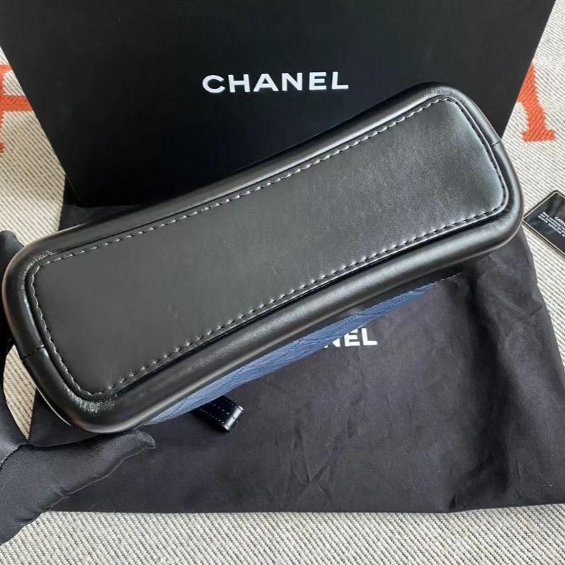 二手CHANEL香奈兒經典爆款斷貨王藍黑拼色中號流浪包單肩包-細節圖4