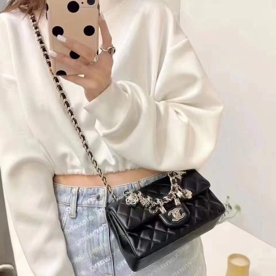 二手Chanel香奈兒徽章mini CF 斜挎包 單肩包 手包 鏈條垂蓋口蓋-細節圖3