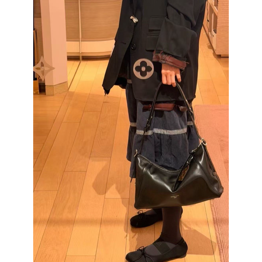 幾乎全新LV*Carryall系列M28160單肩手提袋黑色-細節圖4