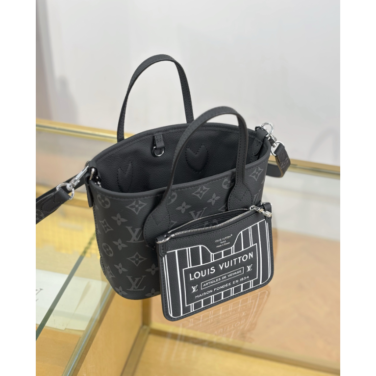 二手Louis Vuitton 新款女包Neverfull BB 黑花通勤包 M15210-細節圖3