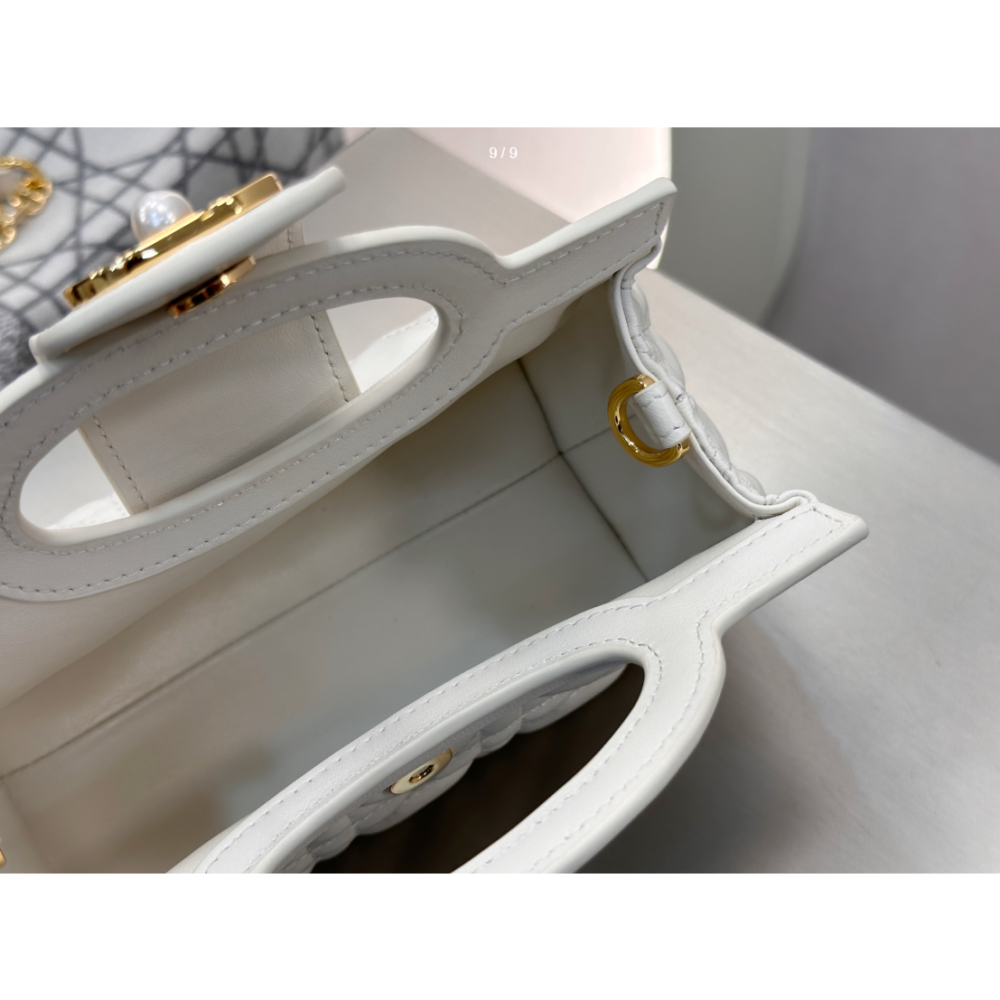 二手𝑫𝒊𝒐𝒓 𝑱𝒐𝒍𝒊𝒆 𝑻𝒐𝒑 𝑯𝒂𝒏𝒅𝒍𝒆 白金小香風菱格鏈條手提包百搭女包-細節圖5