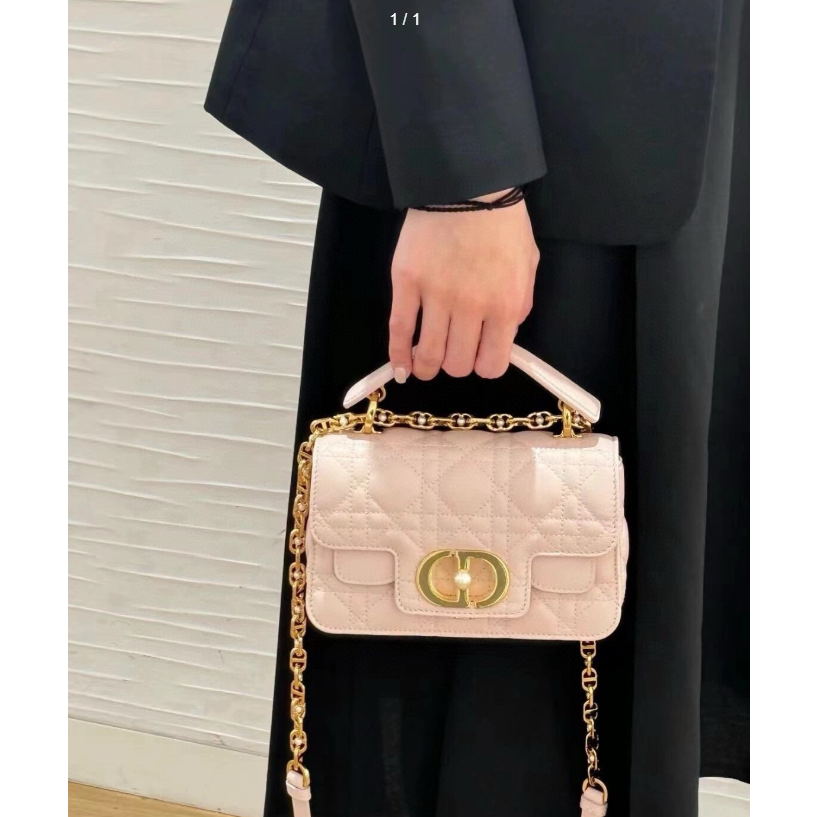 二手𝗗𝗶𝗼𝗿 Jolie 粉色小香風藤格紋珍珠鏈條包-細節圖6