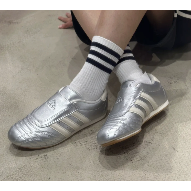 adidas 跆拳道鞋 Taekwondo W 女鞋 銀 膠底 休閒鞋 無鞋帶 愛迪達 JS4023一腳蹬-細節圖2
