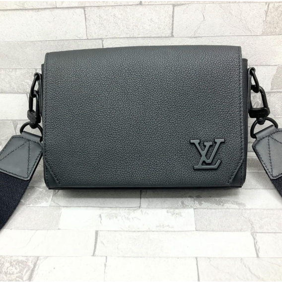 二手Louis Vuitton LV Aerogram Takeoff Messenger PM 肩背包-細節圖2