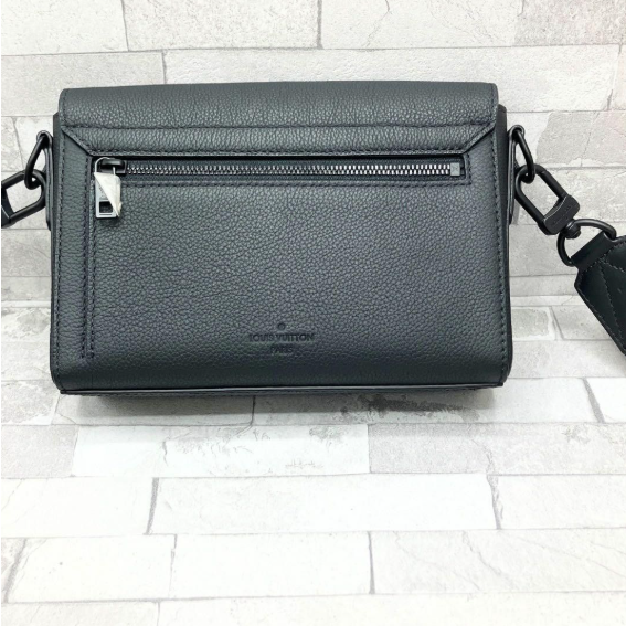 二手Louis Vuitton LV Aerogram Takeoff Messenger PM 肩背包-細節圖3