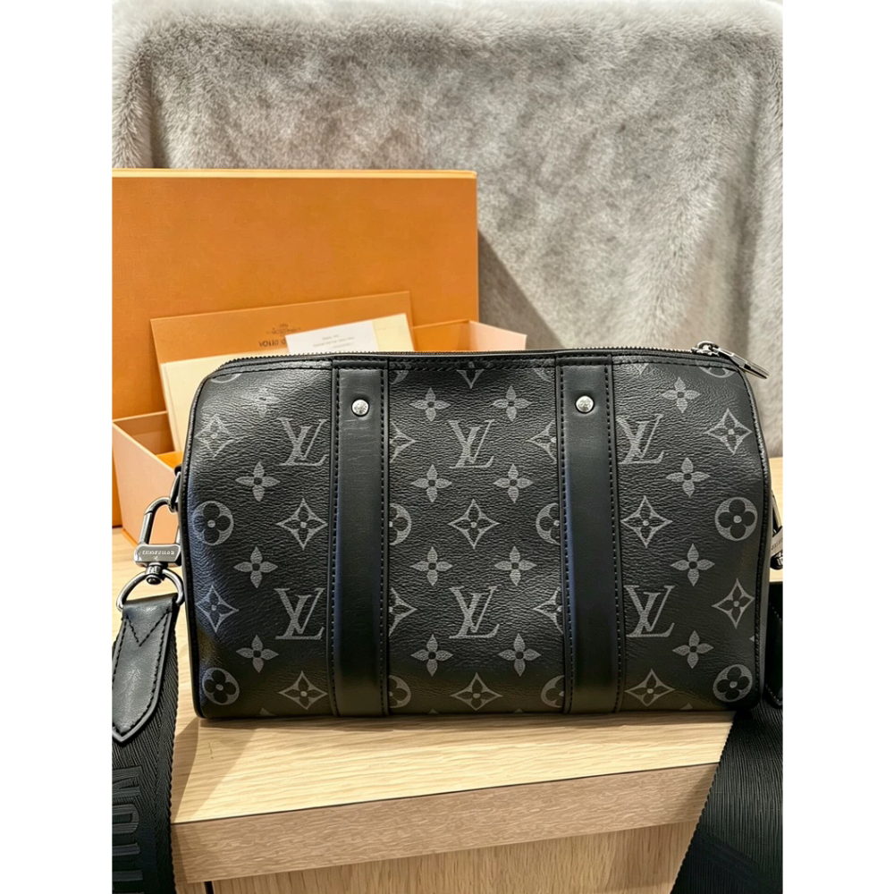 二手LOUIS VUITTON LV City Keepall 黑花波士頓包-細節圖2
