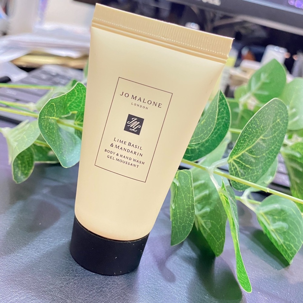 【Jo Malone】海鹽 青檸 英國梨小蒼蘭 牡丹 藍風鈴 黑莓 潔膚露 沐浴膠 旅行組/30ml-細節圖6