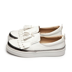 【富發牌】流蘇滾銀邊百搭休閒鞋-黑/白/灰 1BD26【采靚鞋包精品】-細節圖2