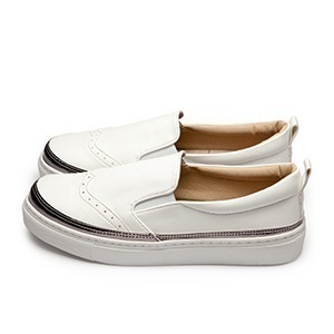 【富發牌】 1BD27 皮質滾銀邊雕花休閒鞋-黑/白_采靚鞋包精品-細節圖3