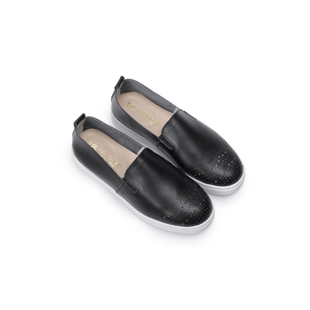 限時特惠【富發牌】 8064L 甜美洞洞刻紋真皮懶人鞋-黑/白_采靚鞋包精品-細節圖3