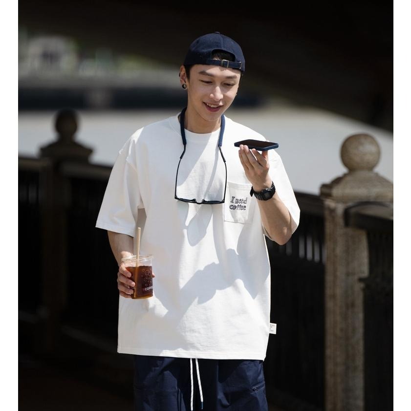 BELLKEN IDEA I need coffee 口袋 刺繡 短袖 短T 上衣  店內價 【PS中壢】-細節圖2