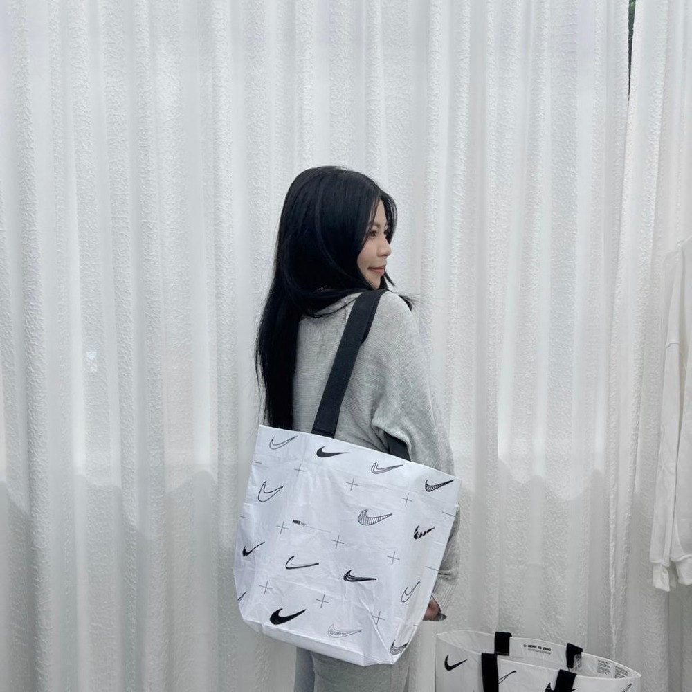 NIKE 上海限定 滿版提袋 購物袋【PS中壢】-細節圖3