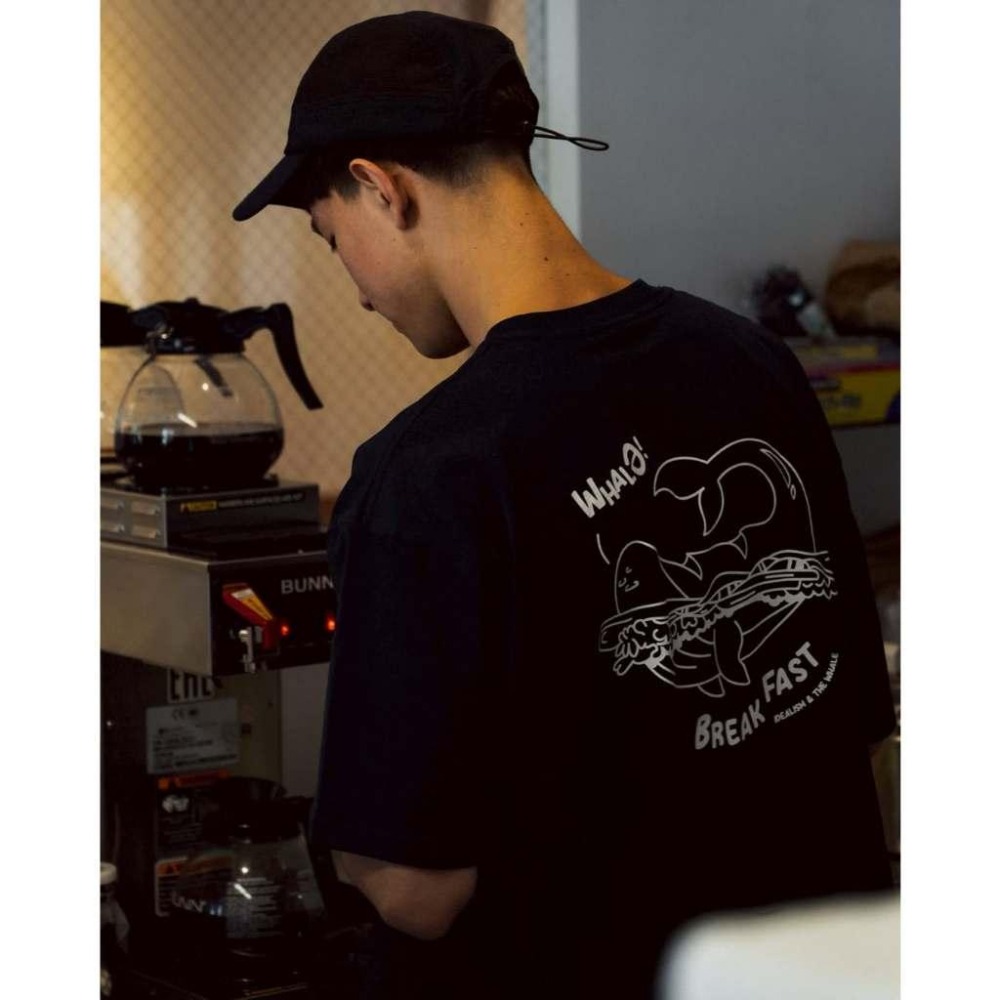 IDEALISM IDE WHALe. Holiday Collection Tee 法棍 短T【PS中壢】-細節圖9