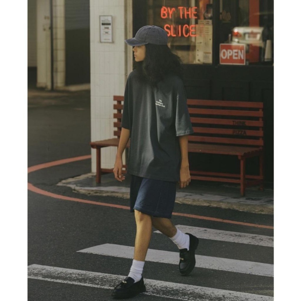 ORDINARY 24S/S 趣味三明治唱片人短TEE  店內價 【PS中壢】-細節圖6