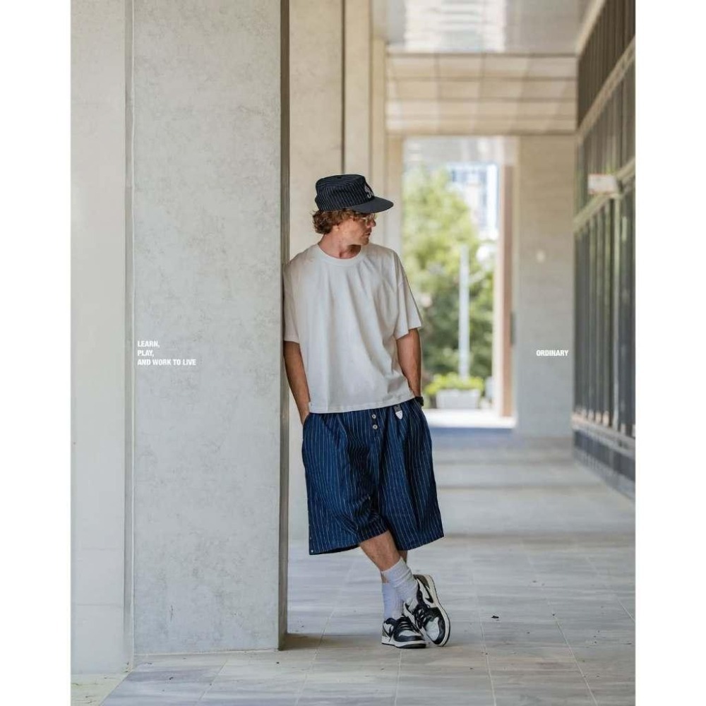 ORDINARY STRIPE STUDDED DENIM SHORTS 直紋牛仔鉚釘七分褲 店內價 【PS中壢】-細節圖6