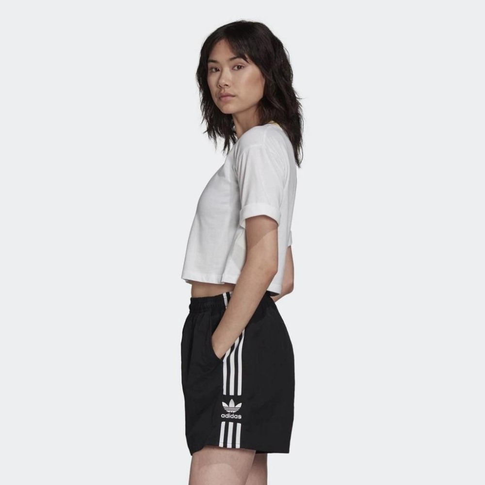 ADIDAS 胸口刺繡 LOGO 設計 短版 上衣【PS中壢】-細節圖4