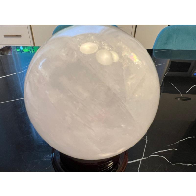 天然七彩光彩色膠花白水晶球擺件附底座開光發財咒五帝錢115.5mm