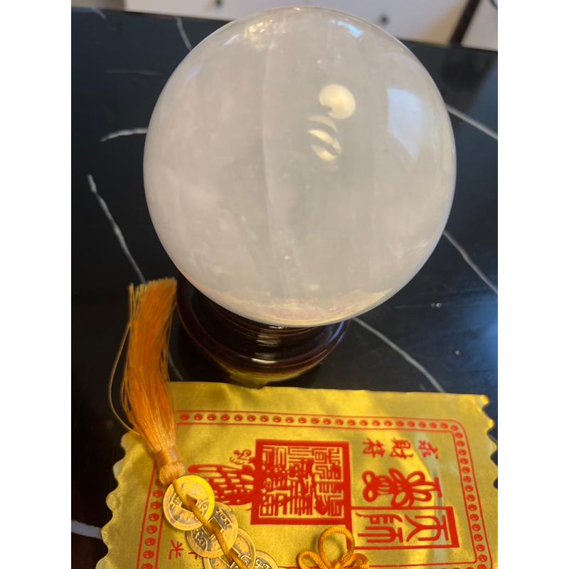 天然七彩光彩色膠花白水晶球擺件附底座開光發財咒五帝錢115.5mm-細節圖2